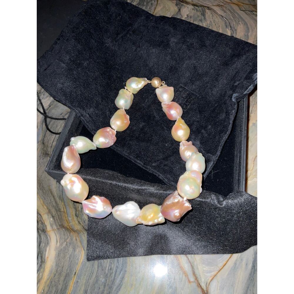 Herve Domar Baroque Pearl Necklace - Picture 4 of 7